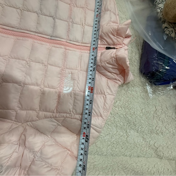 The North Face Light Pink Quilted Jacket new - Picture 9 of 10